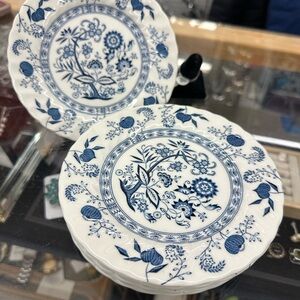 Johnson Brothers White and Blue Floral Dinnerware set of 8 dessert plates